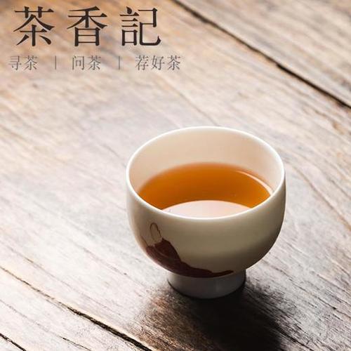 茶香记·达摩罗汉杯 一盏红釉里的禅意与普洱的醇香